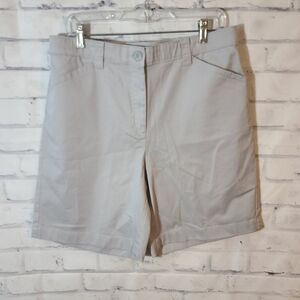 L.L. Bean Women's Classic Walking Shorts Sz 16